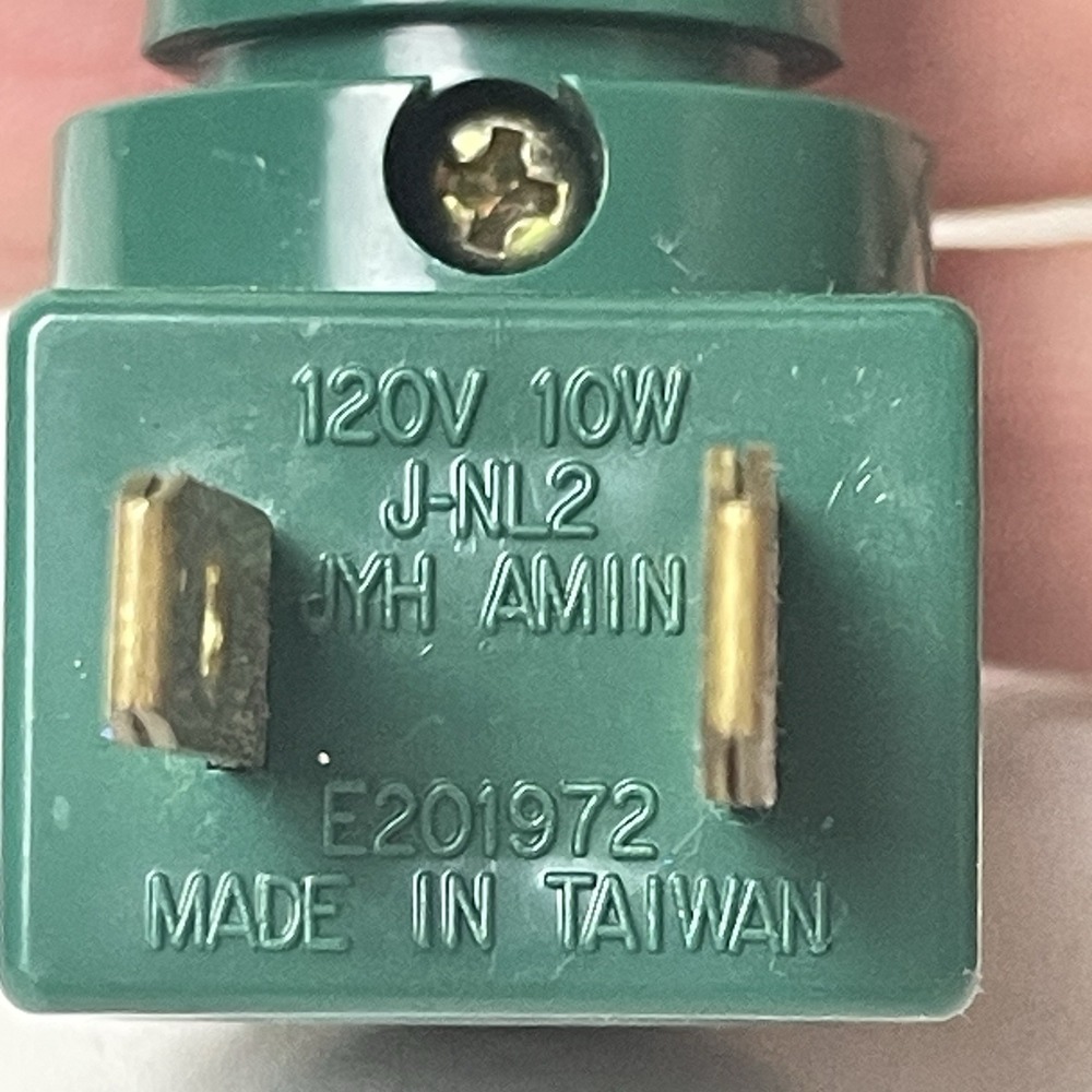 Christmas Plug In Night Light with On/Off Switch Tested Works Excellent - Picture 9 of 9